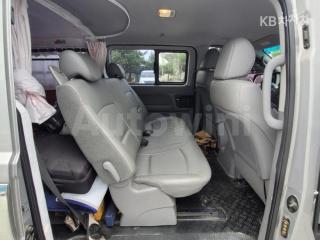 KMFWBX7KBHU899175 2017 HYUNDAI GRAND STAREX H-1 3 SEATS VAN CVX MORDERN-5