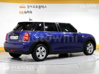 WMWXU1100K2H33938 2019 MINI COOPER 5DOORS 1.5 CLASSIC BASIC-2