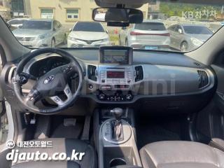 2014 KIA  SPORTAGE R DIESEL 2WD TRENDY - 8