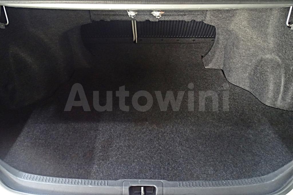 2012 TOYOTA  CAMRY 2.5 XLE - 16