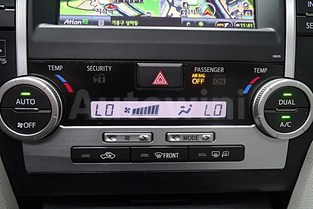 2012 TOYOTA  CAMRY 2.5 XLE - 20