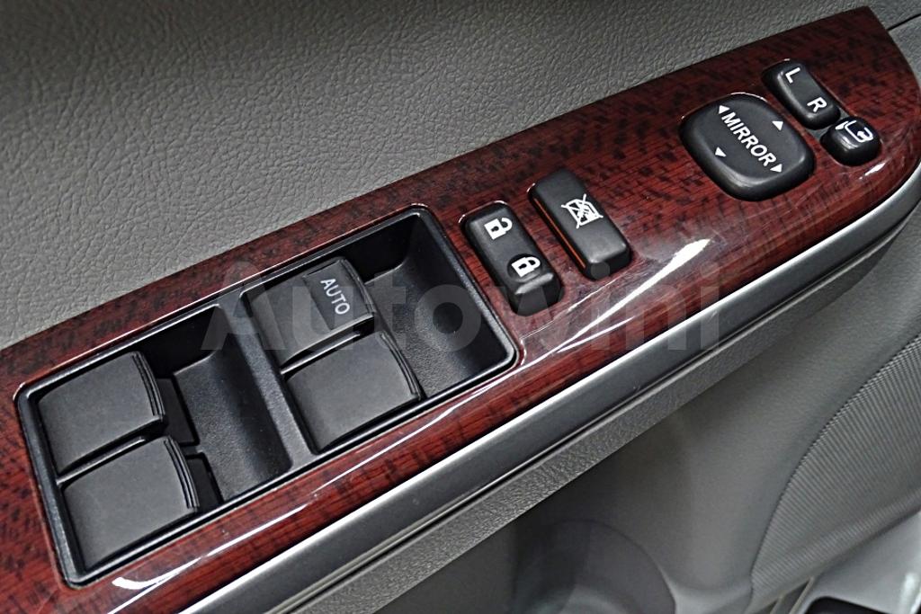 2012 TOYOTA  CAMRY 2.5 XLE - 24