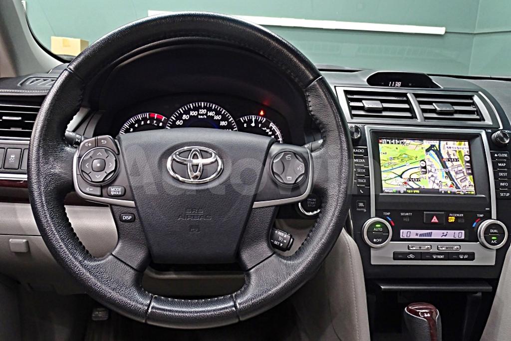 2012 TOYOTA  CAMRY 2.5 XLE - 32