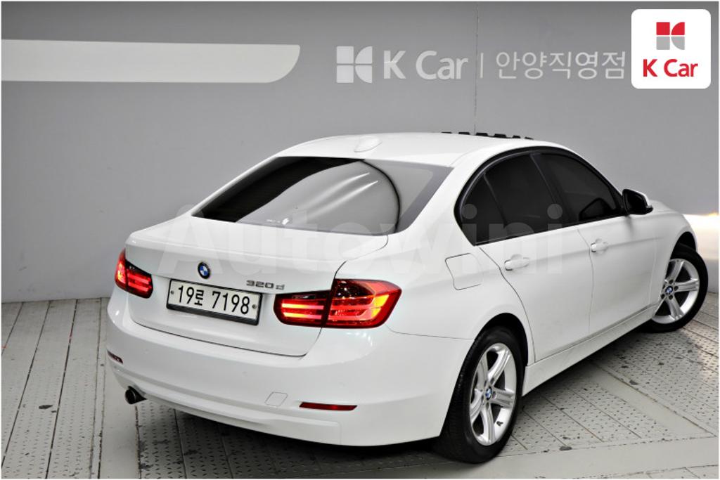 2015 BMW 3 SERIES F30  320D - 12