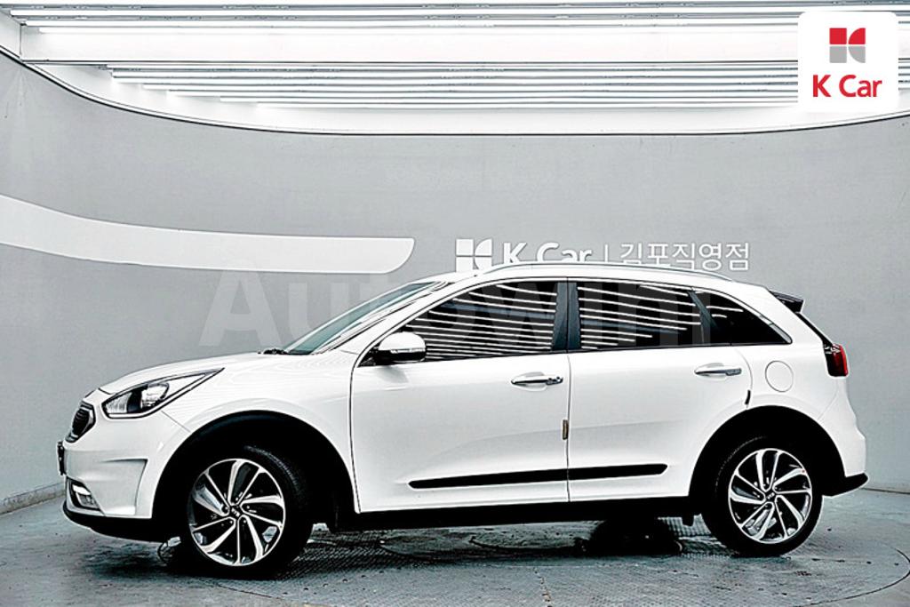 KNACB81CGHA078233 2017 KIA NIRO PRESTIGE-2