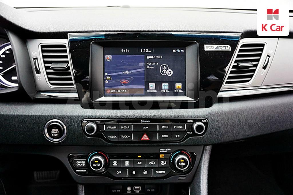 2017 KIA NIRO PRESTIGE - 14