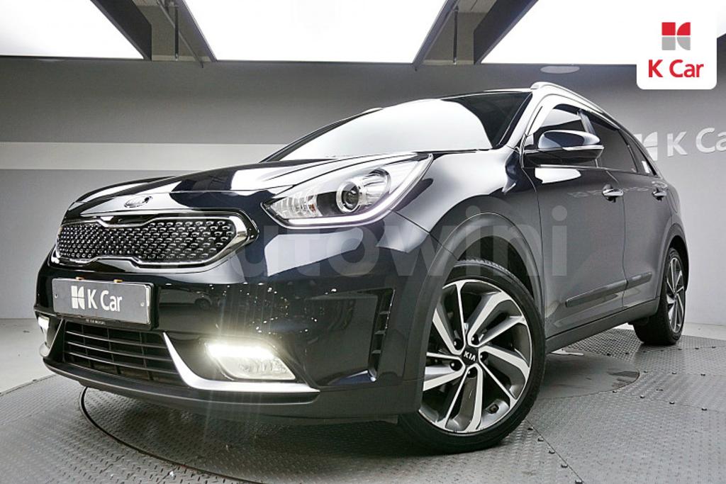 KNACB81CGHA068040 2017 KIA NIRO PRESTIGE-0