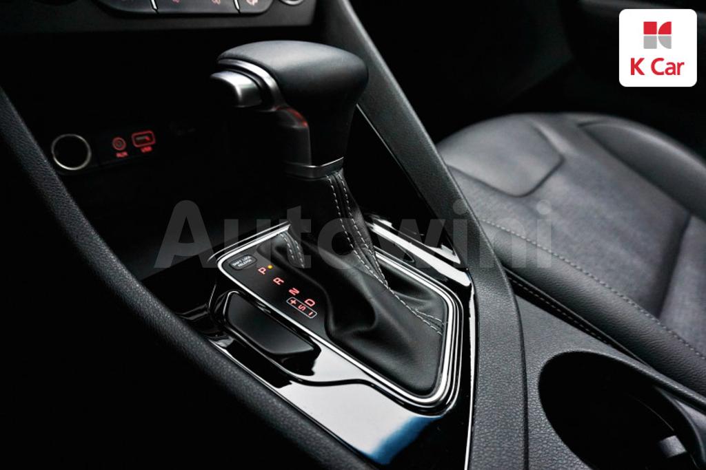 2017 KIA NIRO PRESTIGE - 7