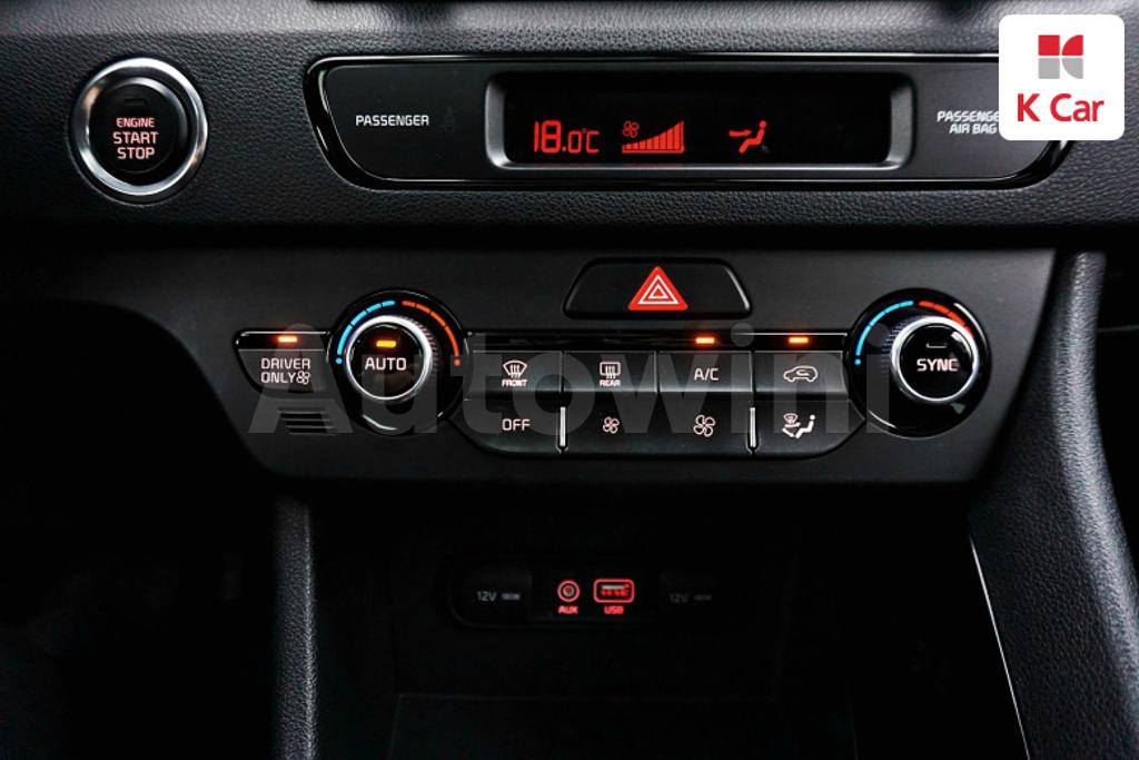 2017 KIA NIRO PRESTIGE - 10