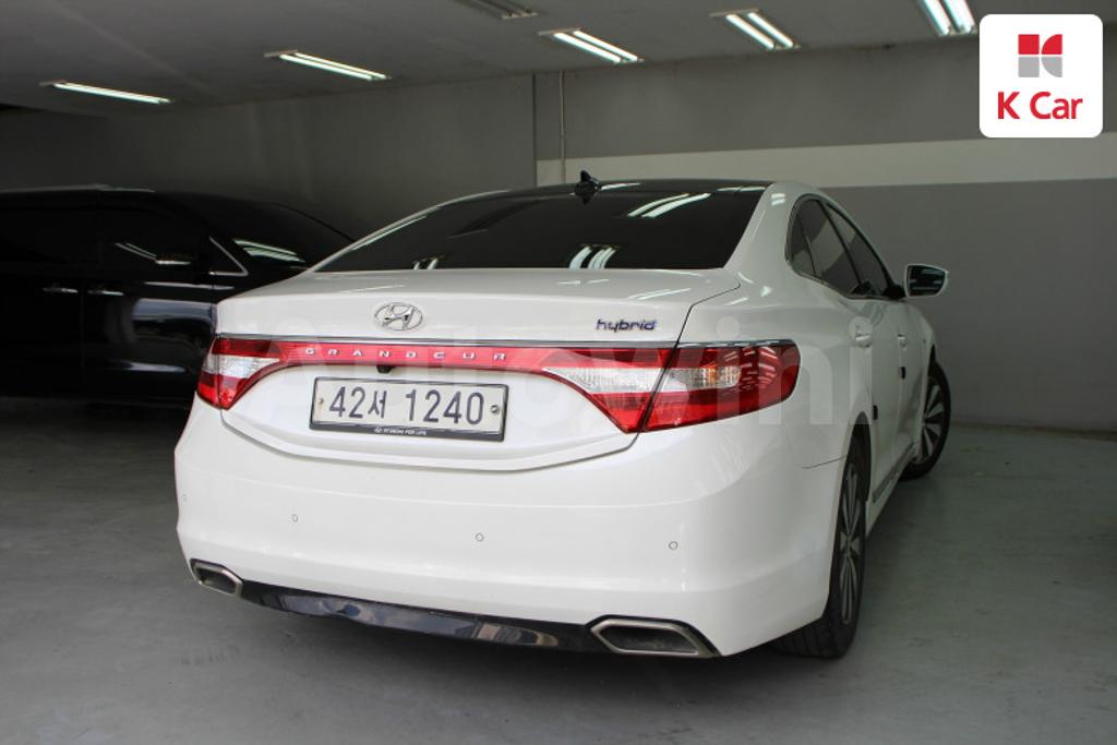 KMHFG413BGA028091 2016 HYUNDAI GRANDEUR HG AZERA PREMIUM-1
