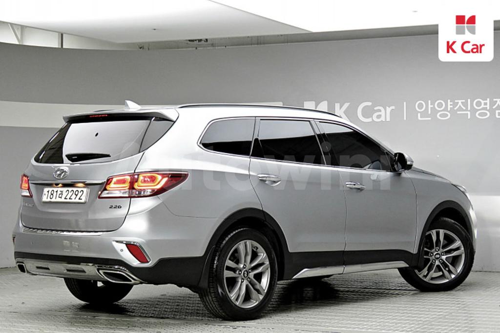 KMHSR81XBJU295335 2018 HYUNDAI  MAXCRUZ DIESEL 2.2 2WD-3