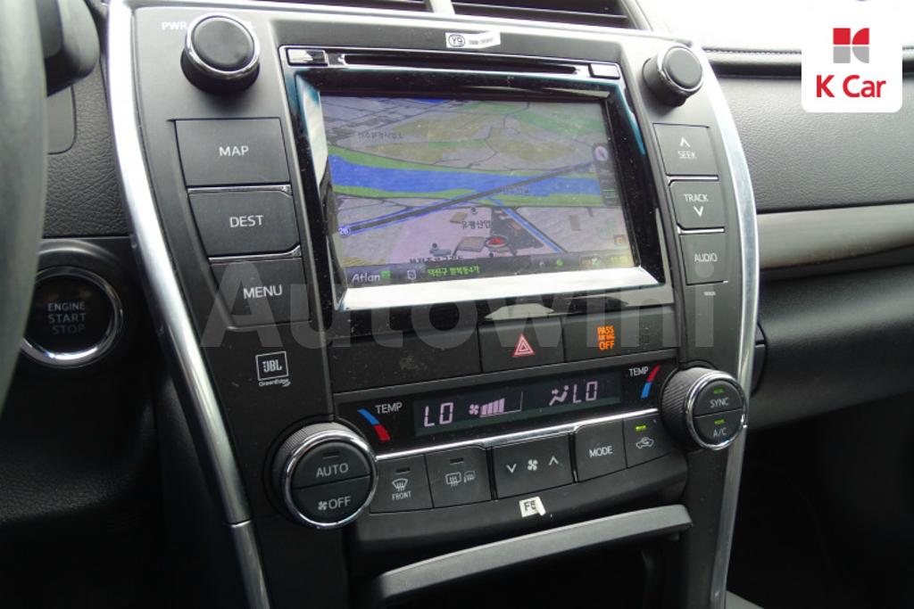 2016 TOYOTA  CAMRY 2.5 XLE - 7