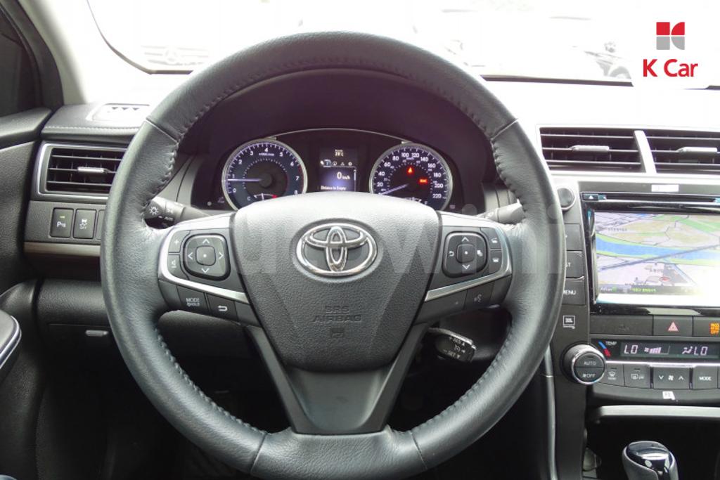 2016 TOYOTA  CAMRY 2.5 XLE - 8