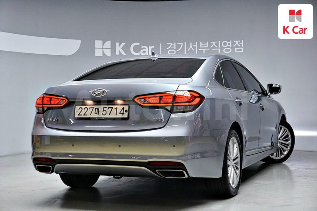 KMHFM411BFA003942 2015 HYUNDAI ASLAN G300 MORDERN-1