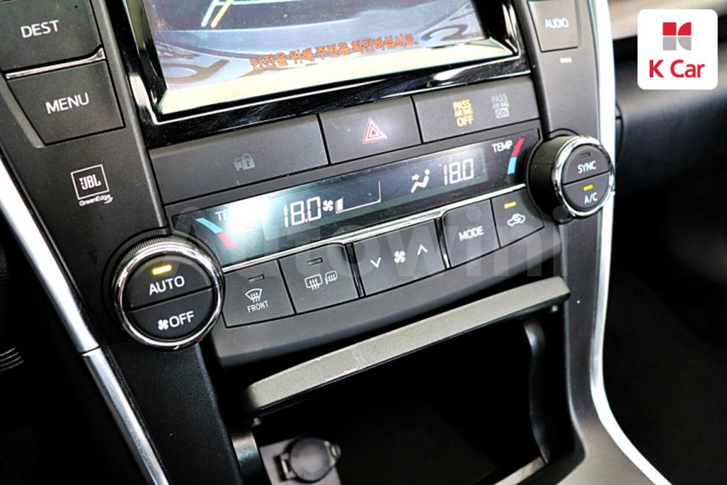 2016 TOYOTA  CAMRY 2.5 XLE - 12