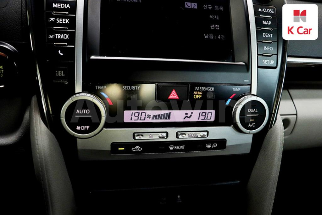 2012 TOYOTA  CAMRY 2.5 XLE - 10