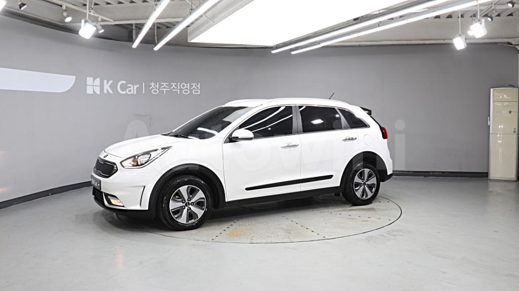 KNACB81CGJA219039 2018 KIA NIRO PRESTIGE-2