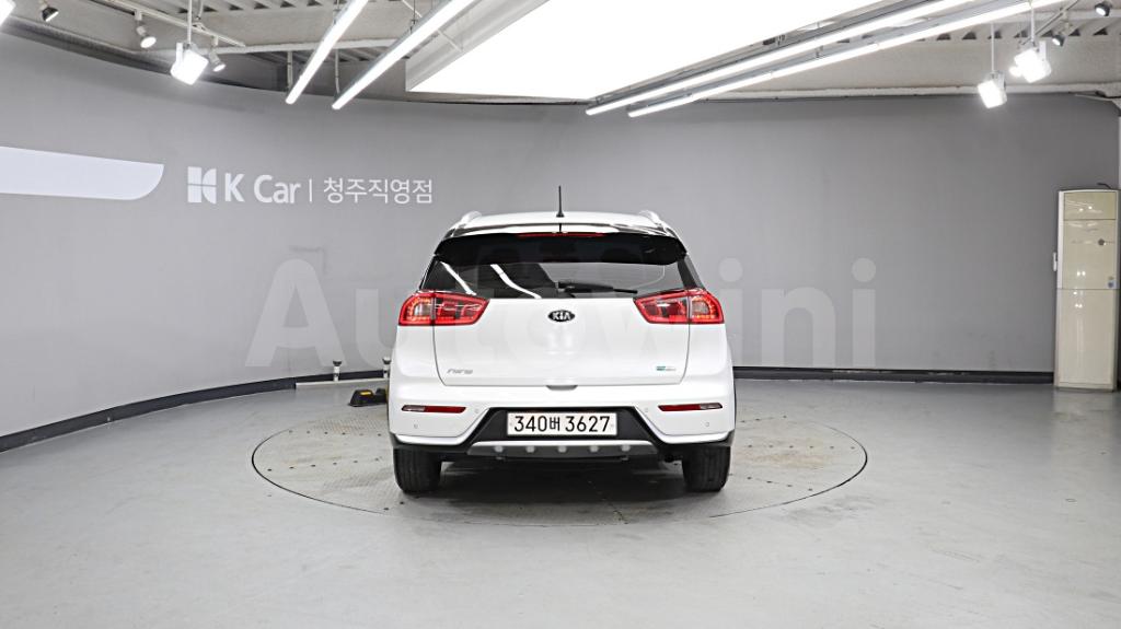 2018 KIA NIRO PRESTIGE - 9