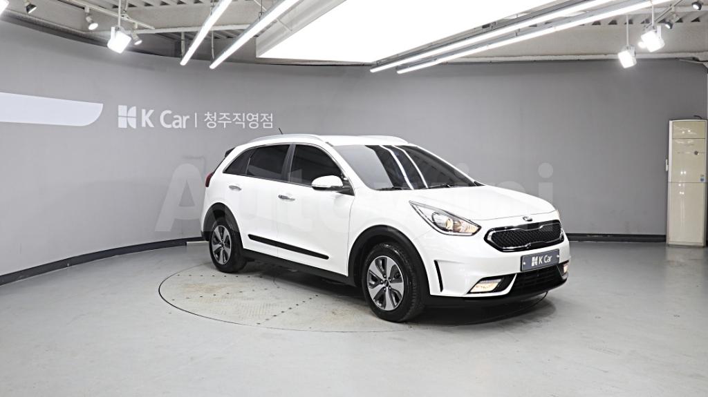 2018 KIA NIRO PRESTIGE - 12
