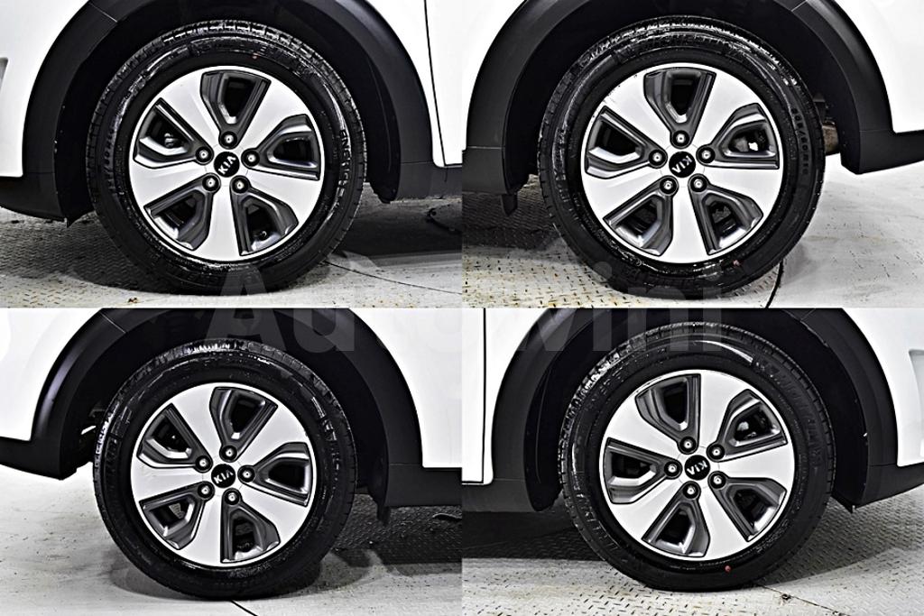 2018 KIA NIRO PRESTIGE - 16