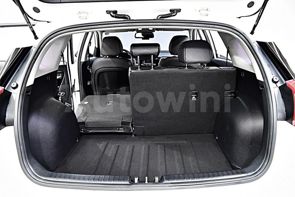 2018 KIA NIRO PRESTIGE - 19