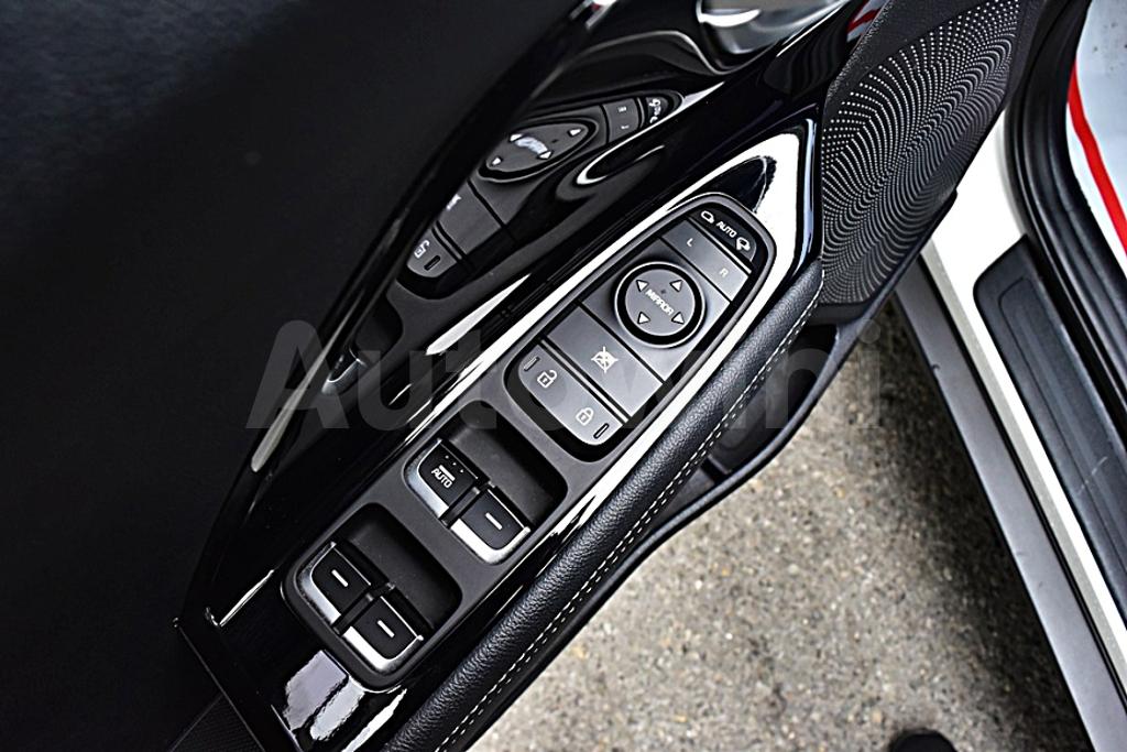 2018 KIA NIRO PRESTIGE - 27