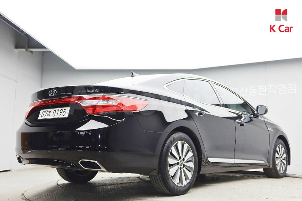 KMHFG413BHA030987 2017 HYUNDAI GRANDEUR HG AZERA PREMIUM-3