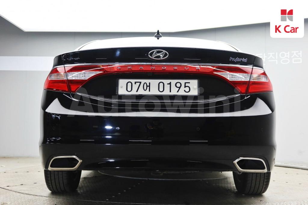 KMHFG413BHA030987 2017 HYUNDAI GRANDEUR HG AZERA PREMIUM-5