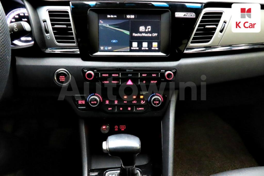 2018 KIA NIRO PRESTIGE - 9