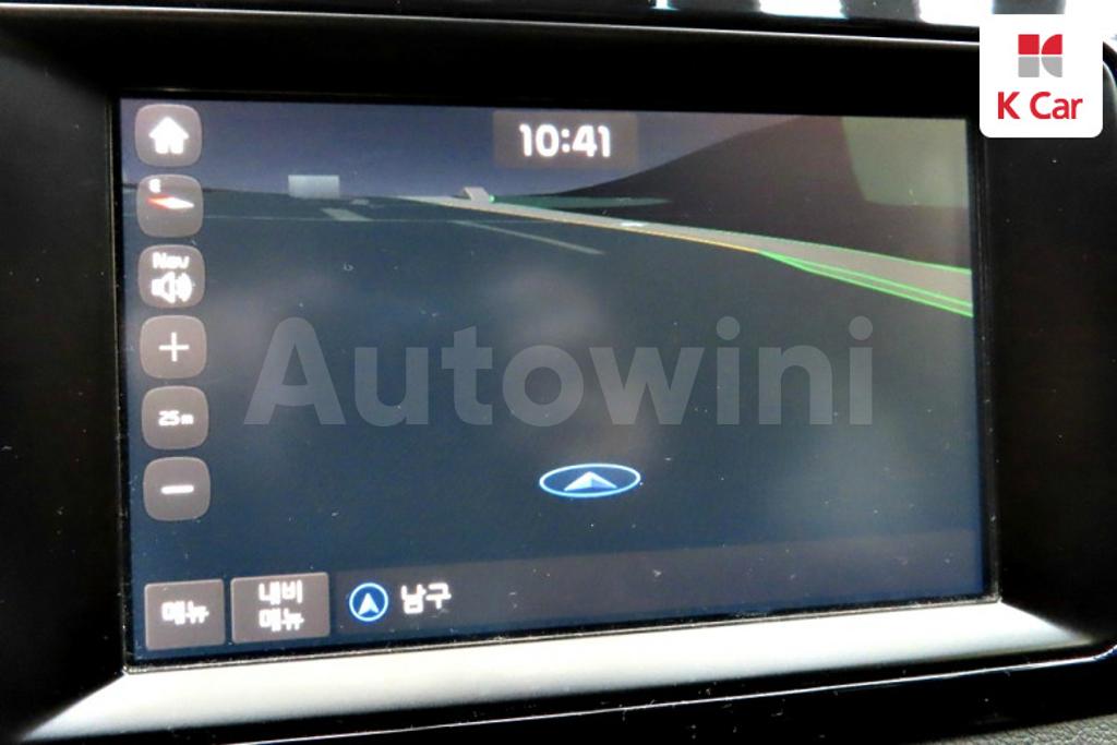 2018 KIA NIRO PRESTIGE - 11