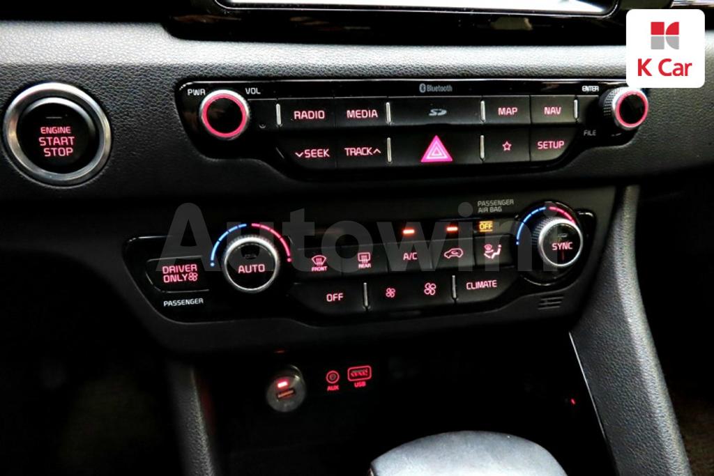 2018 KIA NIRO PRESTIGE - 12