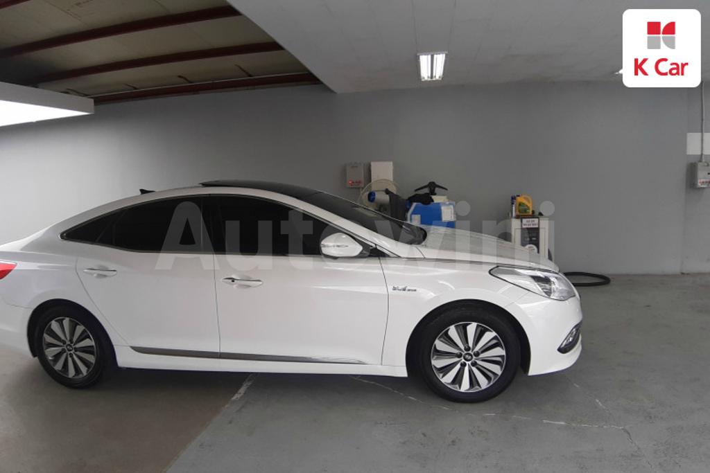 KMHFG413BHA029608 2017 HYUNDAI GRANDEUR HG AZERA PREMIUM COLLECTION-1