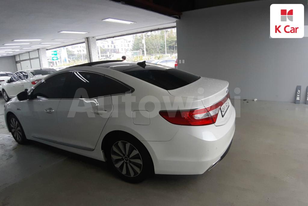 KMHFG413BHA029608 2017 HYUNDAI GRANDEUR HG AZERA PREMIUM COLLECTION-3