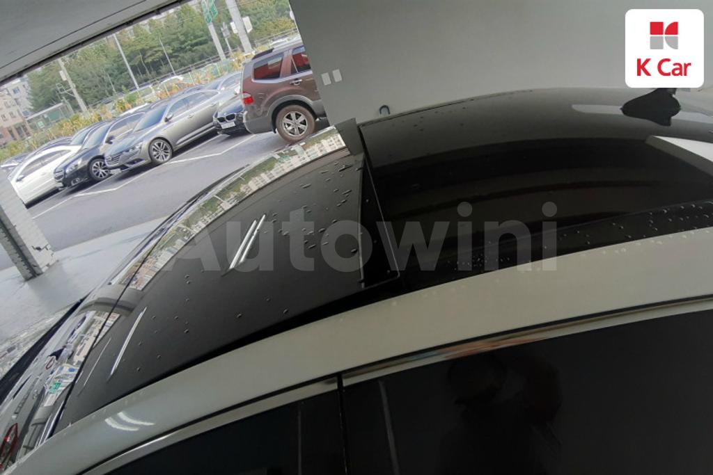 KMHFG413BHA029608 2017 HYUNDAI GRANDEUR HG AZERA PREMIUM COLLECTION-4