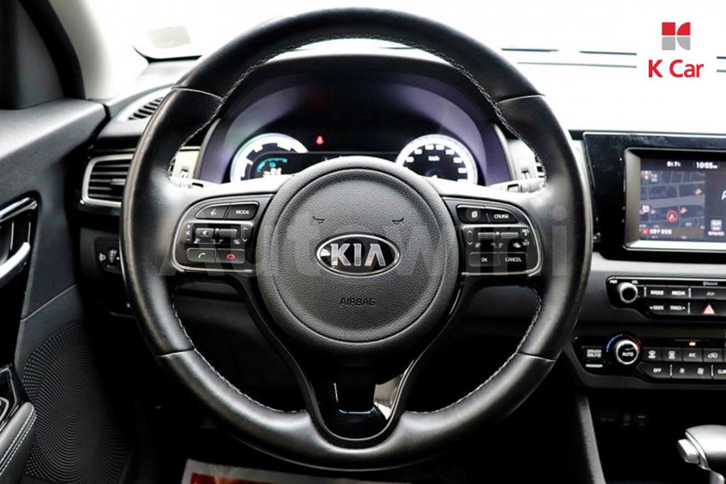2018 KIA NIRO PRESTIGE - 8