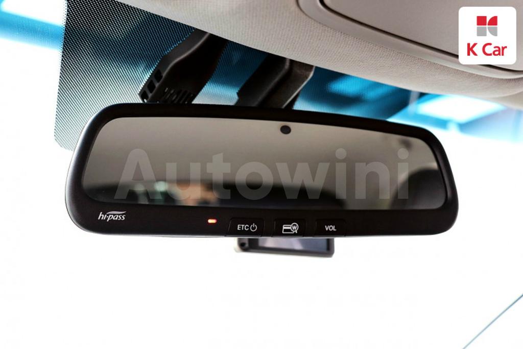 2018 KIA NIRO PRESTIGE - 9