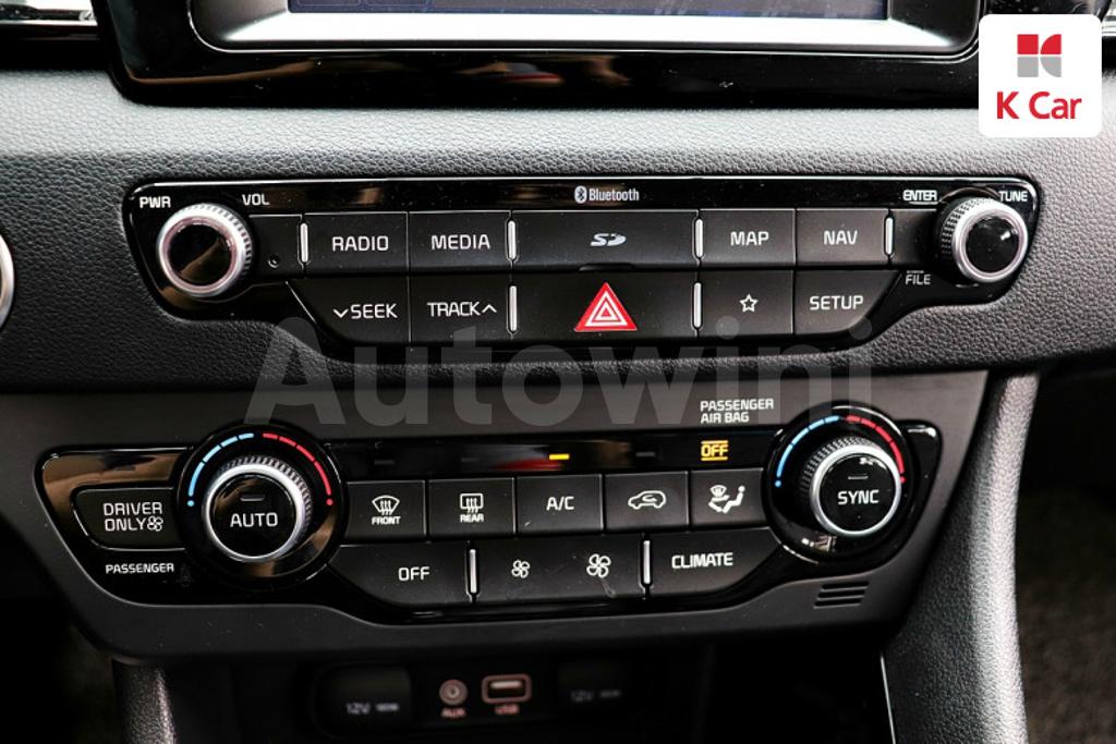 2018 KIA NIRO PRESTIGE - 12