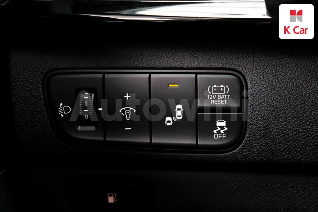 2018 KIA NIRO PRESTIGE - 15
