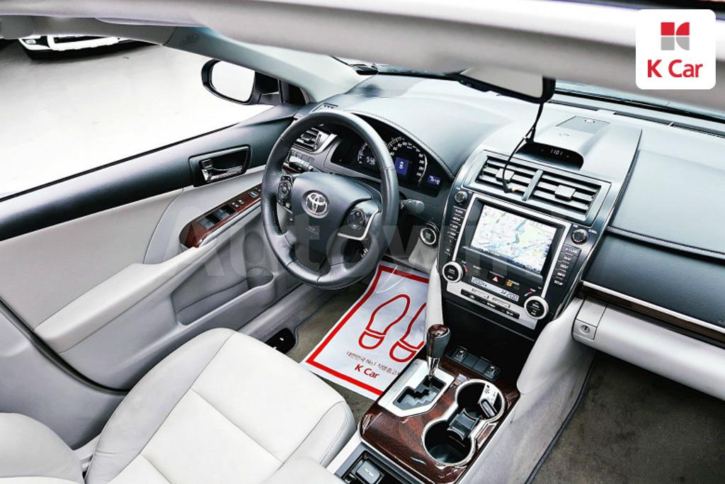 2012 TOYOTA  CAMRY 2.5 XLE - 10