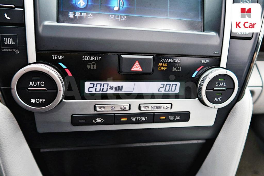 2012 TOYOTA  CAMRY 2.5 XLE - 17