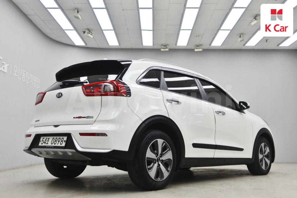KNACB81CGHA002531 2017 KIA NIRO PRESTIGE-3