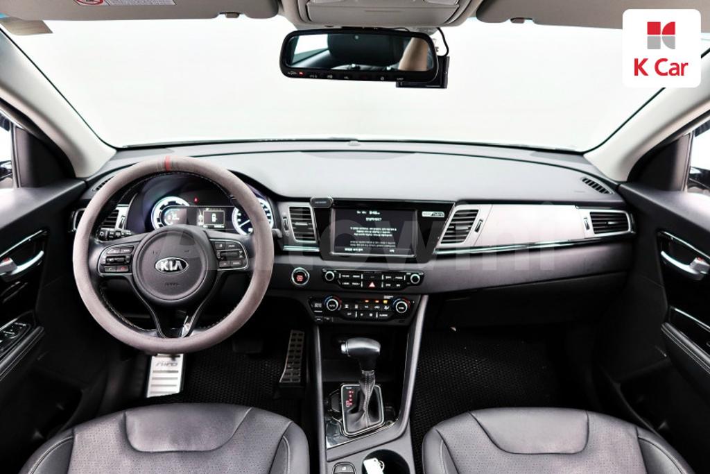 2017 KIA NIRO PRESTIGE - 7