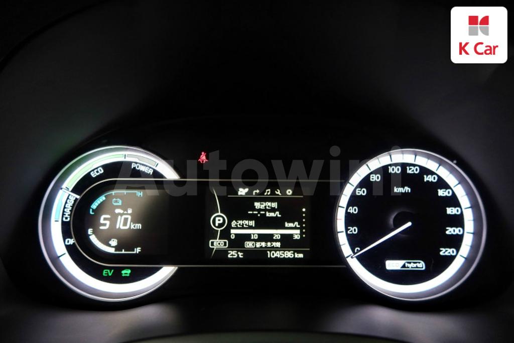 2017 KIA NIRO PRESTIGE - 11