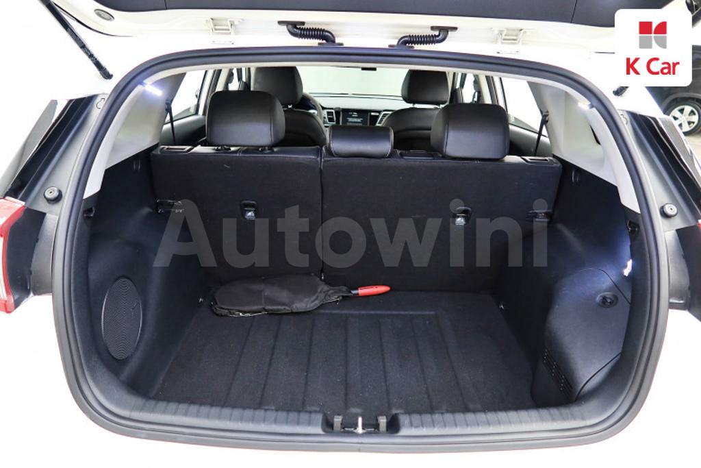 2017 KIA NIRO PRESTIGE - 18