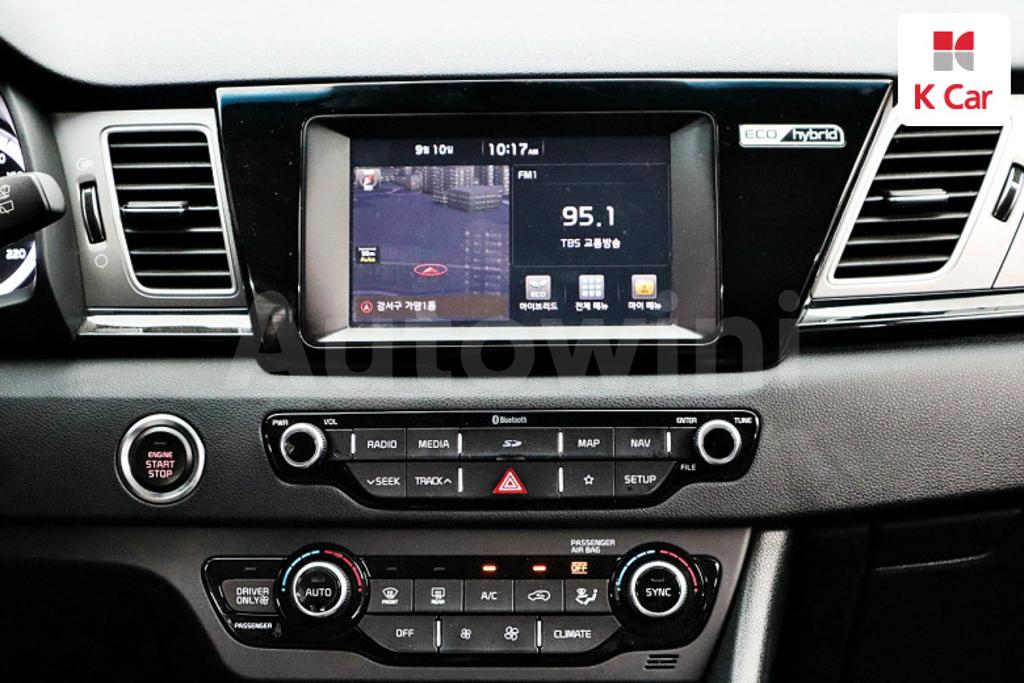 2018 KIA NIRO PRESTIGE - 11