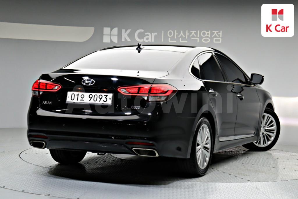 KMHFM411BFA007810 2015 HYUNDAI ASLAN G300 MORDERN-1