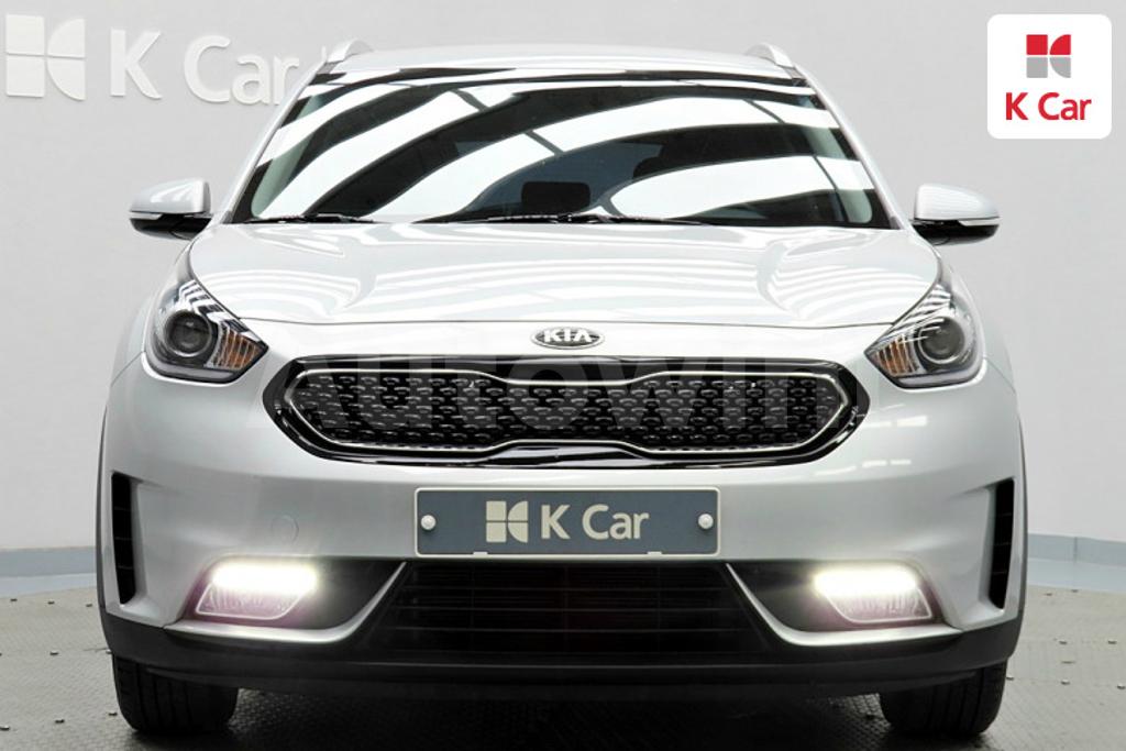 KNACB81CGJA218162 2018 KIA NIRO PRESTIGE-1