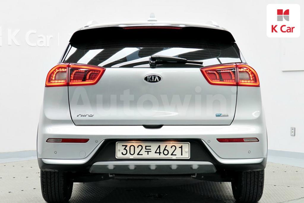 KNACB81CGJA218162 2018 KIA NIRO PRESTIGE-3