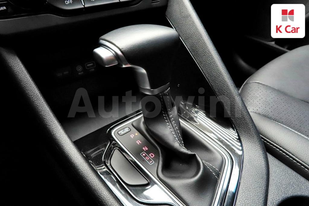 2018 KIA NIRO PRESTIGE - 11