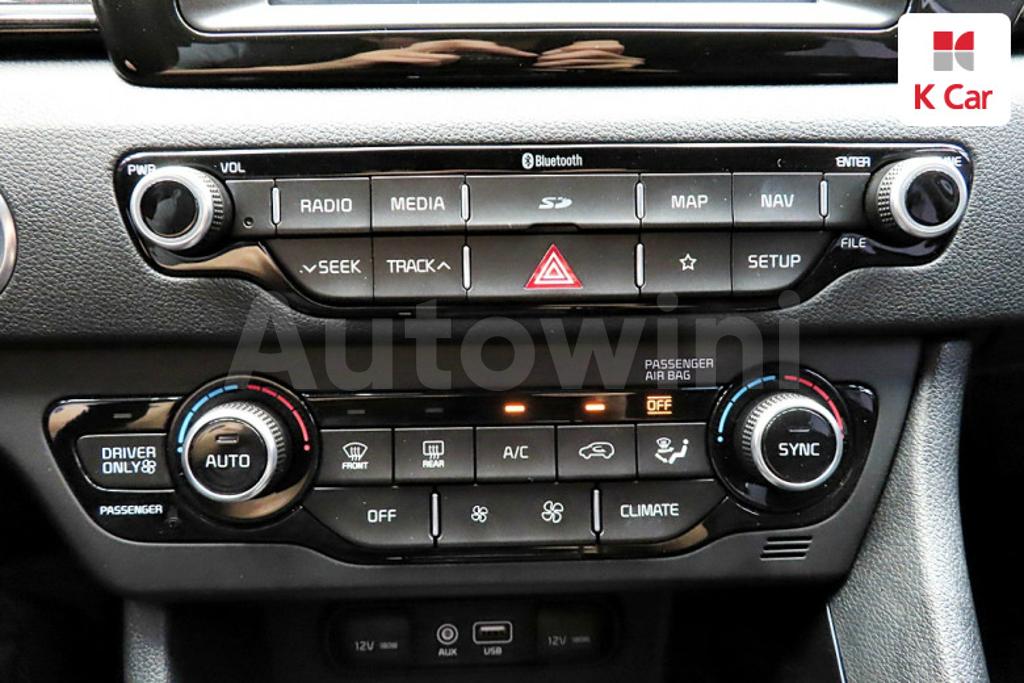 2018 KIA NIRO PRESTIGE - 12
